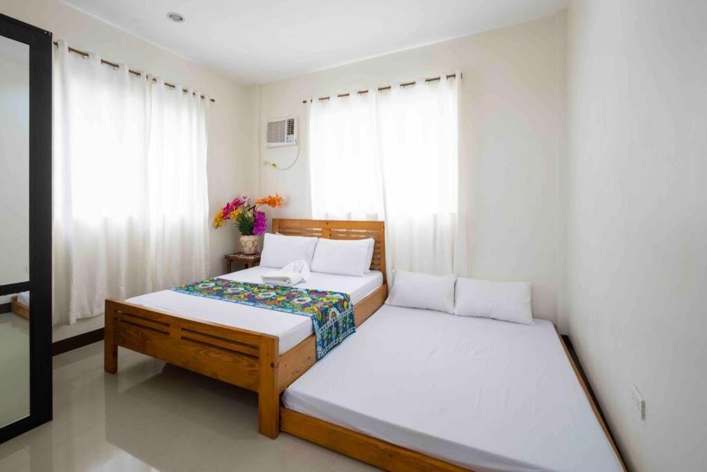 Four Bedroom Staycation House In Tagaytay Tagaytay City Bagian luar foto